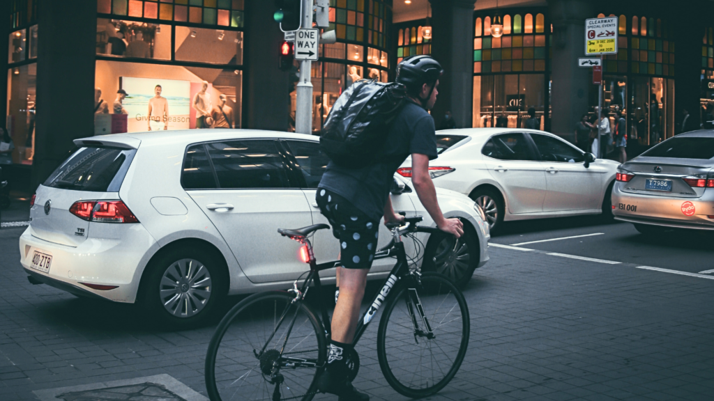 StVO Sonderregelung fürs Rennrad. Man darf auf der Straße trotz Radweg fahren